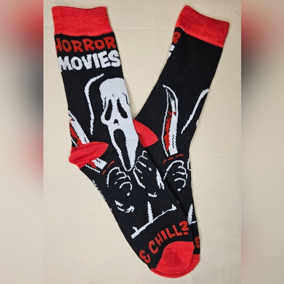 Easter Unlimited Other - Ghostface "Horror Movies & Chill?" Graphic Men's Socks NEW